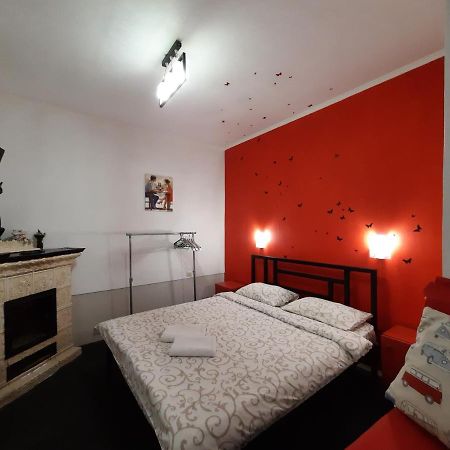 לבוב Midnight Cats' Apartment In Rynok Square Світло Є Завжди! מראה חיצוני תמונה