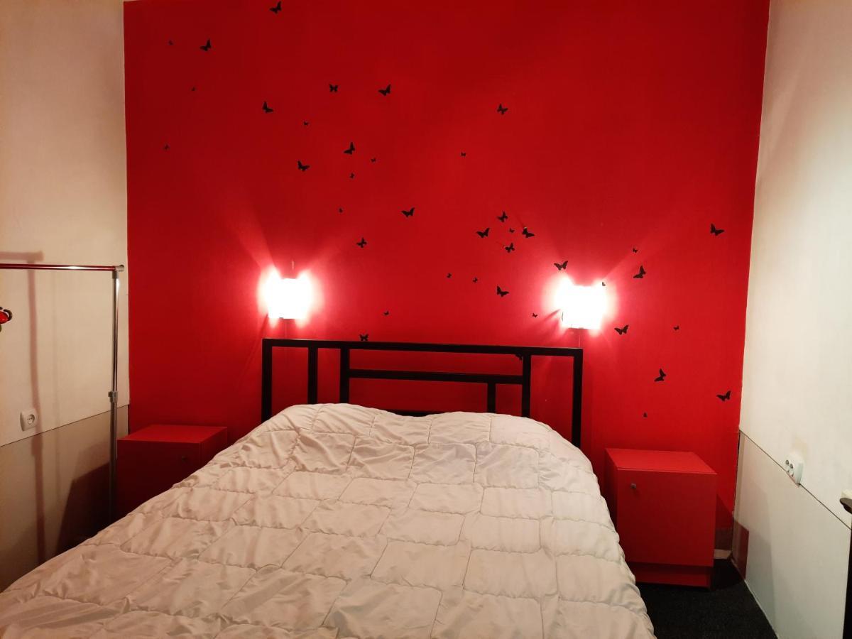 לבוב Midnight Cats' Apartment In Rynok Square Світло Є Завжди! מראה חיצוני תמונה