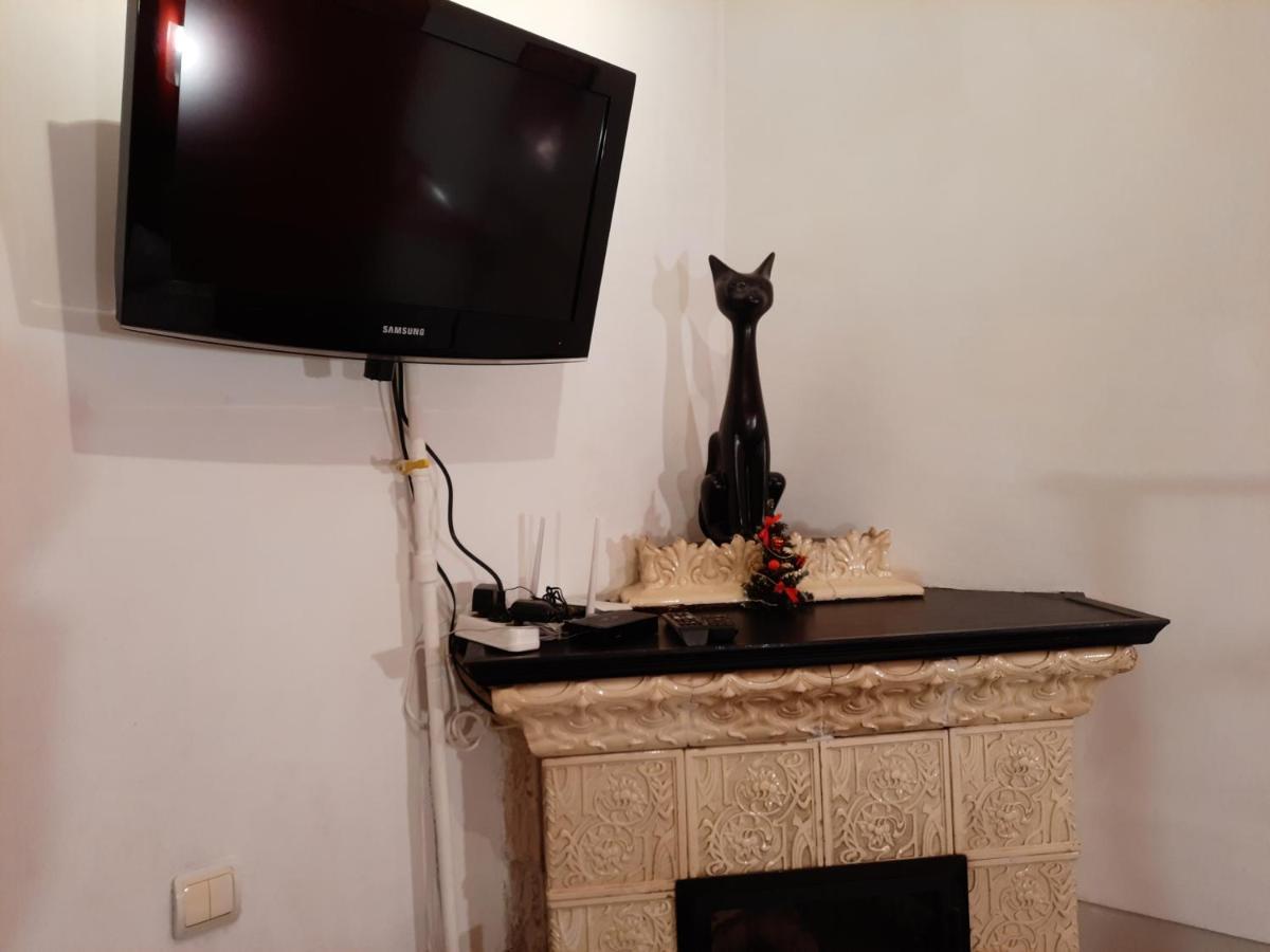 לבוב Midnight Cats' Apartment In Rynok Square Світло Є Завжди! מראה חיצוני תמונה